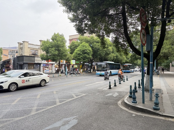 (已转)258068火爆,大学城麓山南路网红打卡店临街门面优价转让 (已转)258068火爆,大学城麓山南路网红打卡店临街门面优价转让