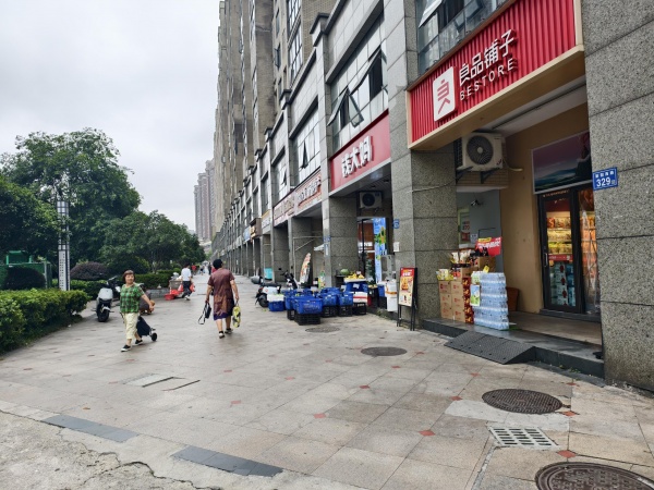 758074豹子岭生鲜菜市场附近220平母婴店空转可作餐饮 758074豹子岭生鲜菜市场附近220平母婴店空转可作餐饮