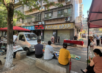 759015万家丽商圈 高岭小区菜市场出入口临街门面直租