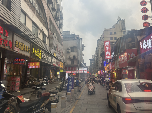 759018五一商圈三泰街日客流量几十万临街餐饮卤粉小吃转 759018五一商圈三泰街日客流量几十万临街餐饮卤粉小吃转
