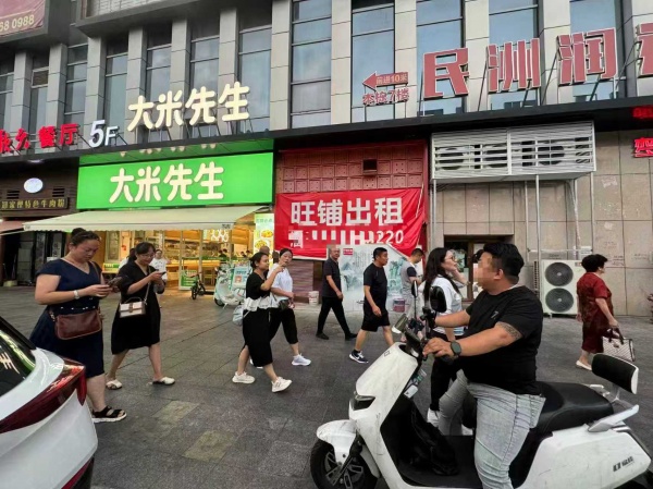 753102火车站核心商圈写字楼下日均客流上万50平门面出租 753102火车站核心商圈写字楼下日均客流上万50平门面出租