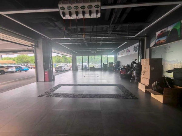 559090开福区香江高岭国际汽车城内300平汽车美容改装店优价转让 559090开福区香江高岭国际汽车城内300平汽车美容改装店优价转让