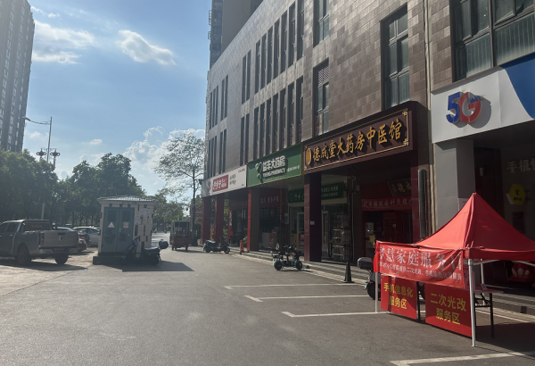 759111雨花区多个小区出入口对面烤鸭小吃店优转无行业限制 759111雨花区多个小区出入口对面烤鸭小吃店优转无行业限制