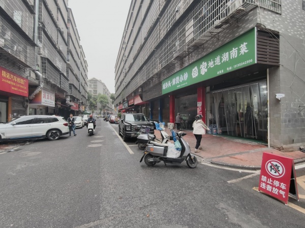 359201岳麓区润泽园大型社区月流水25万+的外卖店低价转让 359201岳麓区润泽园大型社区月流水25万+的外卖店低价转让
