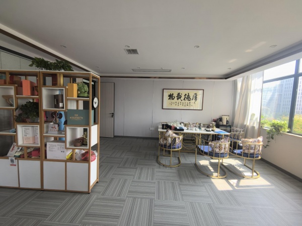 751016 D铁口.精装写字楼出租共享办公室.可商用租金可谈 751016 D铁口.精装写字楼出租共享办公室.可商用租金可谈