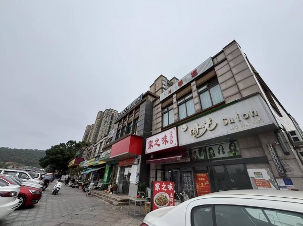 351079岳麓区大型小区出入口头铺临街60平门面房东直租 351079岳麓区大型小区出入口头铺临街60平门面房东直租