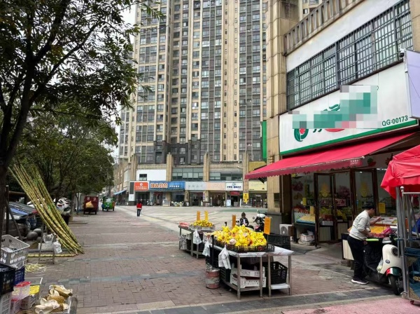 651088急转!大型小区出入口日营7k+品牌水果店可空转 651088急转!大型小区出入口日营7k+品牌水果店可空转