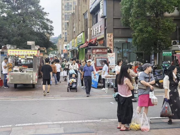 651088急转!大型小区出入口日营7k+品牌水果店可空转 651088急转!大型小区出入口日营7k+品牌水果店可空转