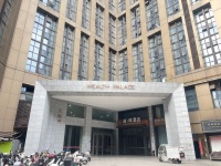 3510133雨花区中心地段写字楼内线上美妆、母婴、百货店优价转让