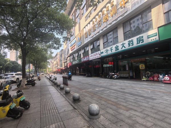 6511007德思勤商圈禧街商业广场90平临街餐饮店优价转让(空转) 6511007德思勤商圈禧街商业广场90平临街餐饮店优价转让(空转)