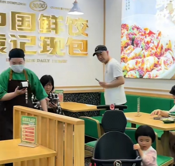 6511007德思勤商圈禧街商业广场90平临街餐饮店优价转让(空转) 6511007德思勤商圈禧街商业广场90平临街餐饮店优价转让(空转)