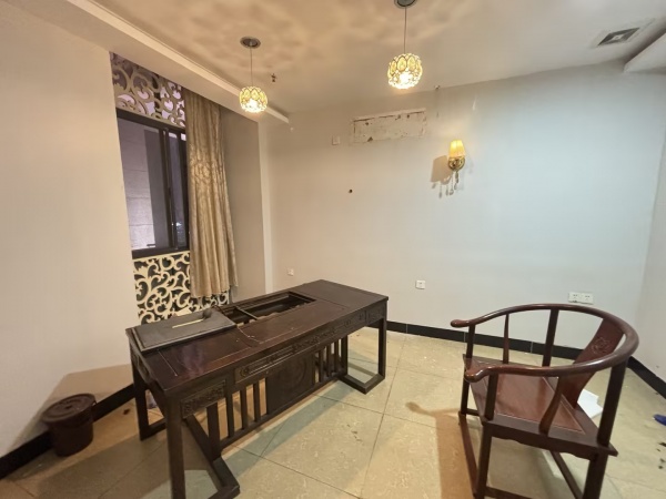 7511147房东直租!君悦香邸小区临街184平门面直租 7511147房东直租!君悦香邸小区临街184平门面直租