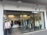 5512028新华联梦想城商业街精装修 30平低租金服装店转让(可空转)