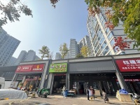 7512033高铁南大型小区出入口稀缺品牌铺面低价空转（无行业限制）
