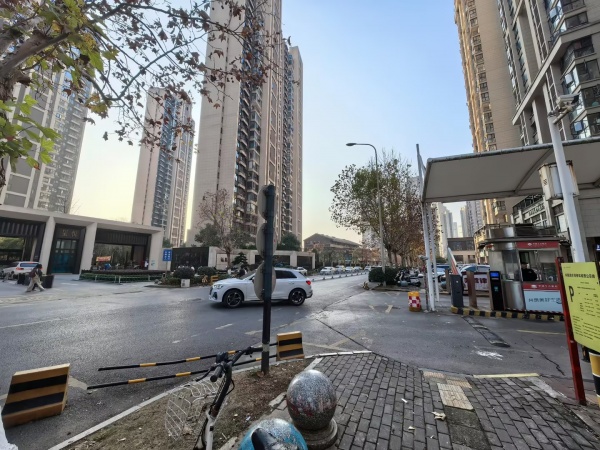 (已租)5512117梅溪湖南.成熟小区上下两层临街门面出租.房东直租 (已租)5512117梅溪湖南.成熟小区上下两层临街门面出租.房东直租