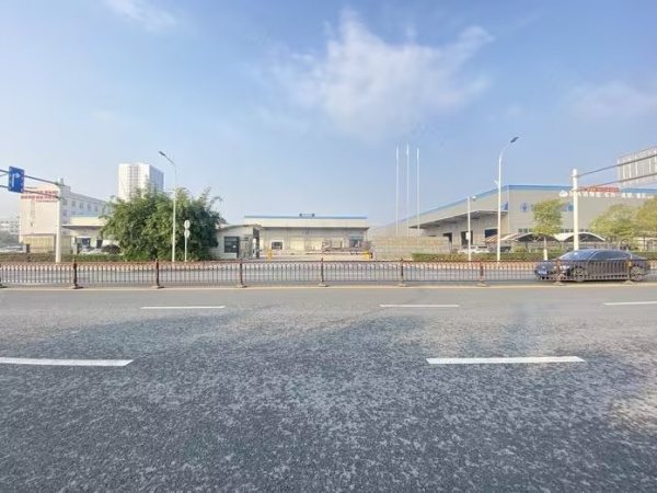 A01042紧邻高速入口.3600平标准园区厂房仓库出租.可分租 A01042紧邻高速入口.3600平标准园区厂房仓库出租.可分租