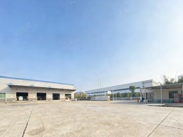 A01042紧邻高速入口.3600平标准园区厂房仓库出租.可分租 A01042紧邻高速入口.3600平标准园区厂房仓库出租.可分租