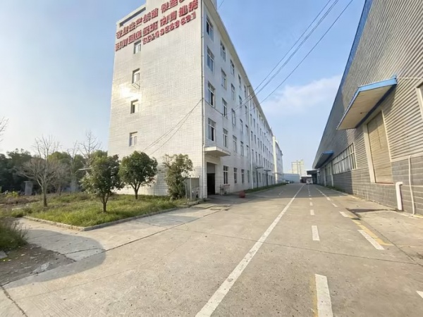 A01042紧邻高速入口.3600平标准园区厂房仓库出租.可分租 A01042紧邻高速入口.3600平标准园区厂房仓库出租.可分租