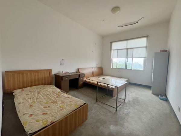 X01050金洲大道长张高速旁.1500平正规厂房出租.带行吊 X01050金洲大道长张高速旁.1500平正规厂房出租.带行吊