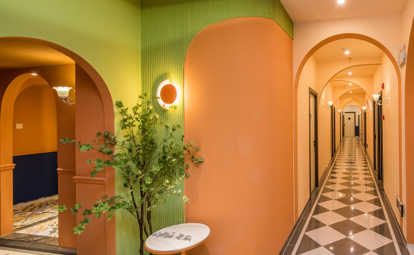 Y02021五一广场嘉顿新天地大型私影店急转让 Y02021五一广场嘉顿新天地大型私影店急转让