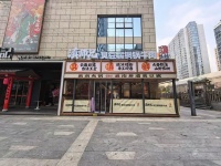 Y03020德思勤转角门面150平餐饮低价急转有外摆区