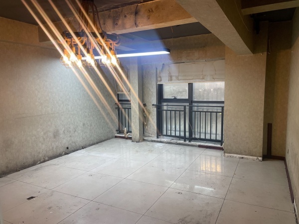 X03069万家丽广场附近110平写字楼出租➕8个包间棋牌转让 X03069万家丽广场附近110平写字楼出租➕8个包间棋牌转让