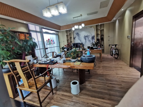 Y03093超低价2.8万/月.地铁口.湘江财富中心豪华写字楼出租 Y03093超低价2.8万/月.地铁口.湘江财富中心豪华写字楼出租