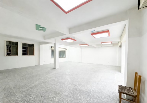 Y03117万人成熟小区.万家丽北路龙塘小区商业街门面出租 Y03117万人成熟小区.万家丽北路龙塘小区商业街门面出租