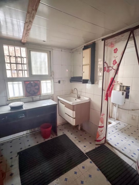 X03138观沙岭万人小区拐角门面三门头房东直租 X03138观沙岭万人小区拐角门面三门头房东直租