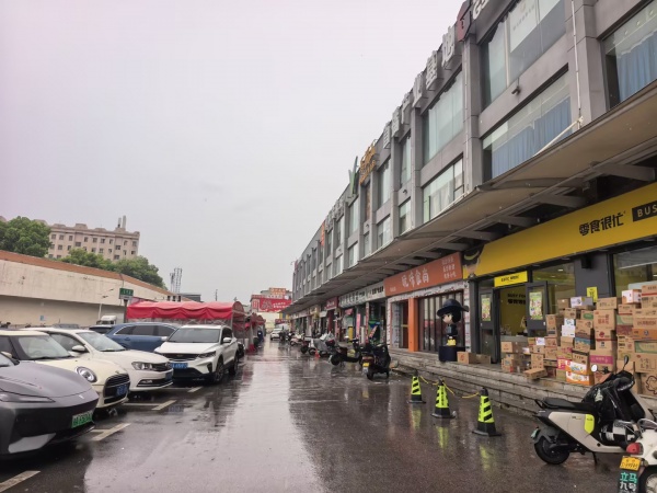 X04021房东直租!广电马栏山西湖楼旁临街可外摆220平门面出租 X04021房东直租!广电马栏山西湖楼旁临街可外摆220平门面出租