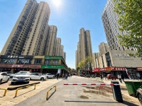 X04068近D铁口.多个大型小区围绕.华润置地1、2楼临街门面出租