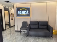 Y04086芙蓉区大型商场8个包碰碰发棋牌转让