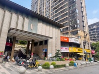 X04090岳麓区成熟小区出入口第一个商铺房东直租