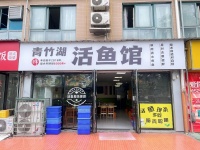 X04144经营多年！开福区工业园区旁150平临街餐饮店优价转让