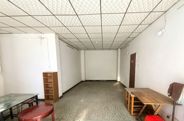 Y05003涉外一师范成熟小区90平临街拐角门面房东直租 Y05003涉外一师范成熟小区90平临街拐角门面房东直租