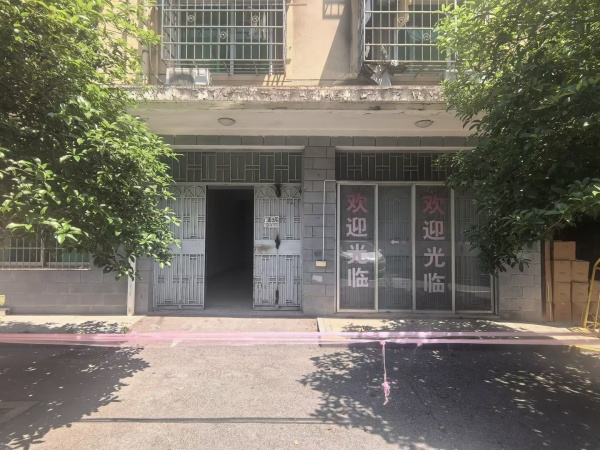 A05018开福区马厂大型成熟小区72平门面房东直租