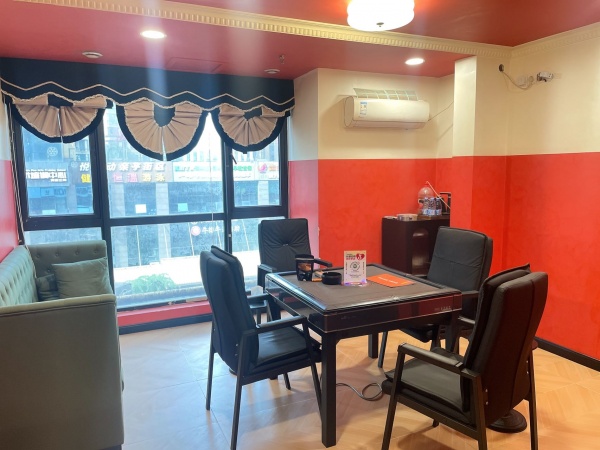 Y05030雨花区德思勤网红商圈4包精装棋牌低价转 Y05030雨花区德思勤网红商圈4包精装棋牌低价转