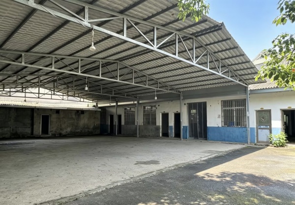 Y05066仓库/农家菜馆首选.河西商圈1000平庭院场地出租 Y05066仓库/农家菜馆首选.河西商圈1000平庭院场地出租