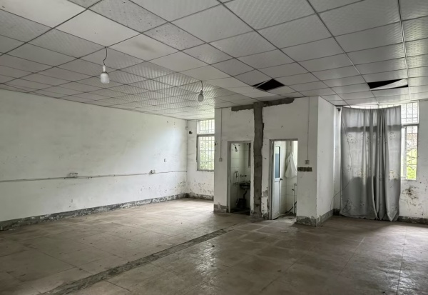 Y05066仓库/农家菜馆首选.河西商圈1000平庭院场地出租 Y05066仓库/农家菜馆首选.河西商圈1000平庭院场地出租
