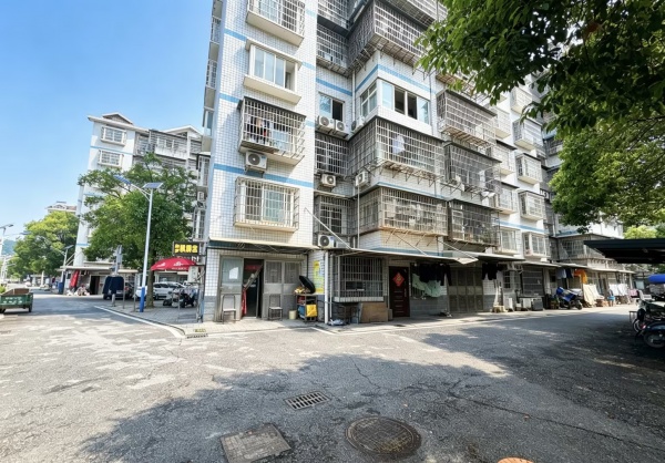Y05066仓库/农家菜馆首选.河西商圈1000平庭院场地出租 Y05066仓库/农家菜馆首选.河西商圈1000平庭院场地出租