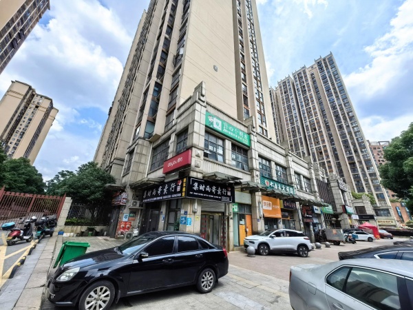 A05076旭辉华庭一楼90平带全套设备+二楼260平旺铺优价出租 A05076旭辉华庭一楼90平带全套设备+二楼260平旺铺优价出租