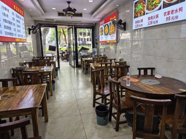 Y05075出价就转!南门口商圈主街临街餐馆有三相电优转 Y05075出价就转!南门口商圈主街临街餐馆有三相电优转