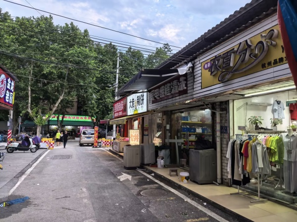 Y05080大型社区!岳麓区望月湖菜市场旁服装店优转(可空转 Y05080大型社区!岳麓区望月湖菜市场旁服装店优转(可空转