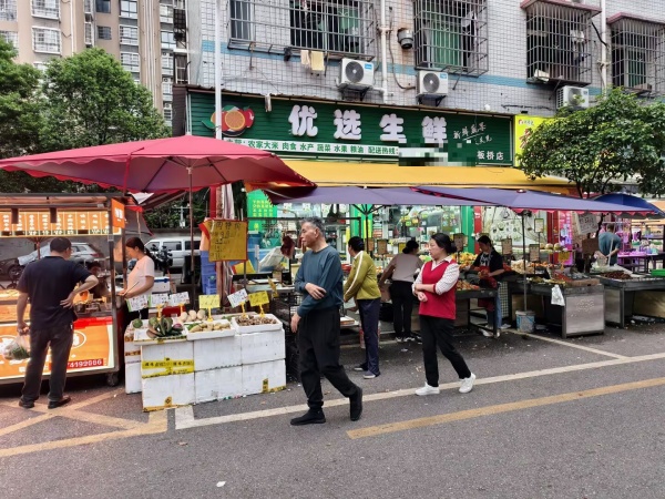 Y05101日营1W左右学校附近大型小区100P生鲜水果店转 Y05101日营1W左右学校附近大型小区100P生鲜水果店转