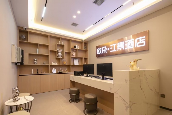 X05118市中心地铁口五一商圈36间房江景酒店优价转让 X05118市中心地铁口五一商圈36间房江景酒店优价转让