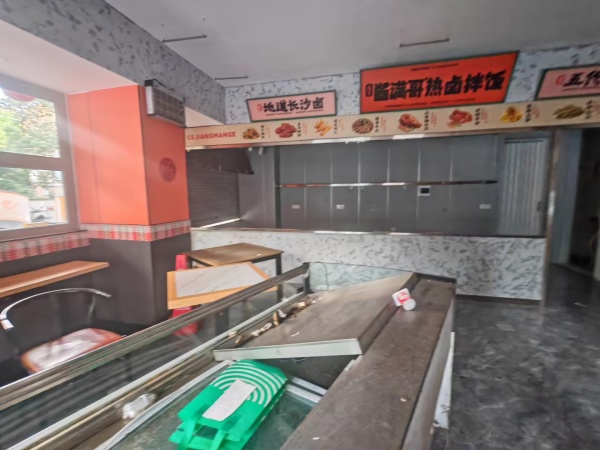 A05121岳麓区大学城80平拐角餐饮店优价转让 A05121岳麓区大学城80平拐角餐饮店优价转让
