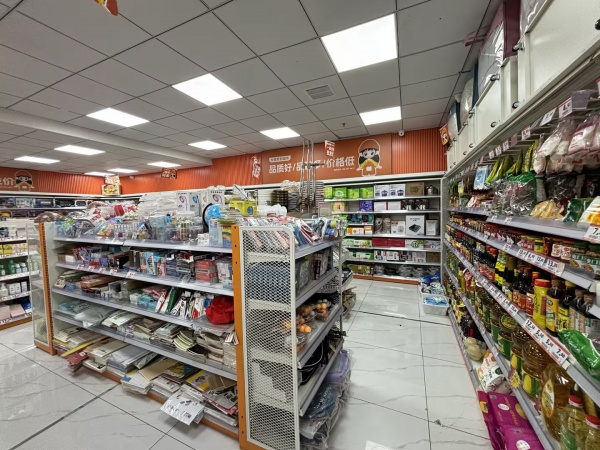 A05122望城火爆大型小区出入口临街日营6k+品牌零食店便利店转让 A05122望城火爆大型小区出入口临街日营6k+品牌零食店便利店转让