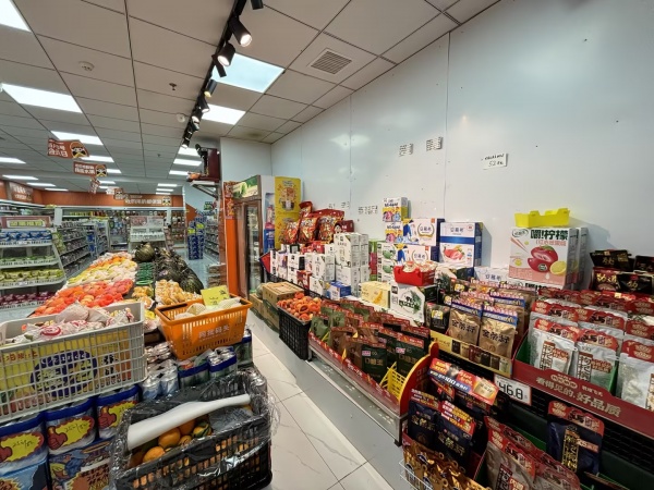 A05122望城火爆大型小区出入口临街日营6k+品牌零食店便利店转让 A05122望城火爆大型小区出入口临街日营6k+品牌零食店便利店转让