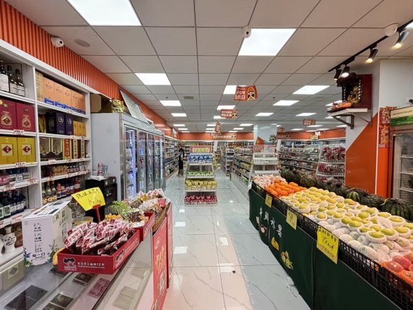 A05122望城火爆大型小区出入口临街日营6k+品牌零食店便利店转让 A05122望城火爆大型小区出入口临街日营6k+品牌零食店便利店转让