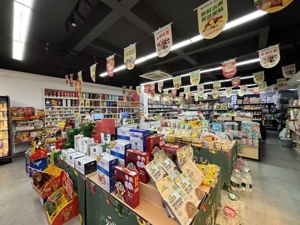 Y05124岳麓区大型小区出入口日营6.5k拐角便利店急转 Y05124岳麓区大型小区出入口日营6.5k拐角便利店急转